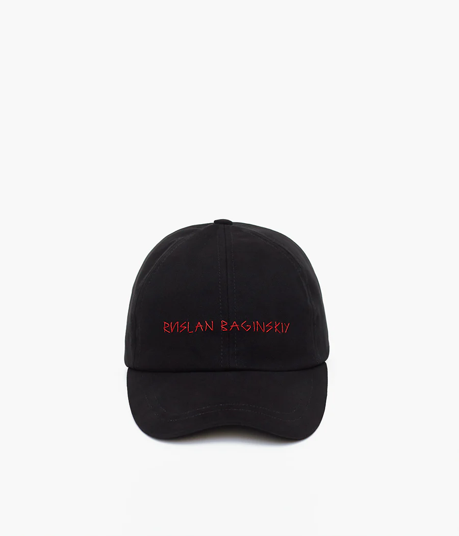 BASEBALL CAP IN BLACK WITH RED EMBROIDERY